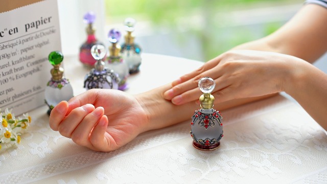 Amazon.com: YU FENG Decorative Glass Perfume Bottle Empty